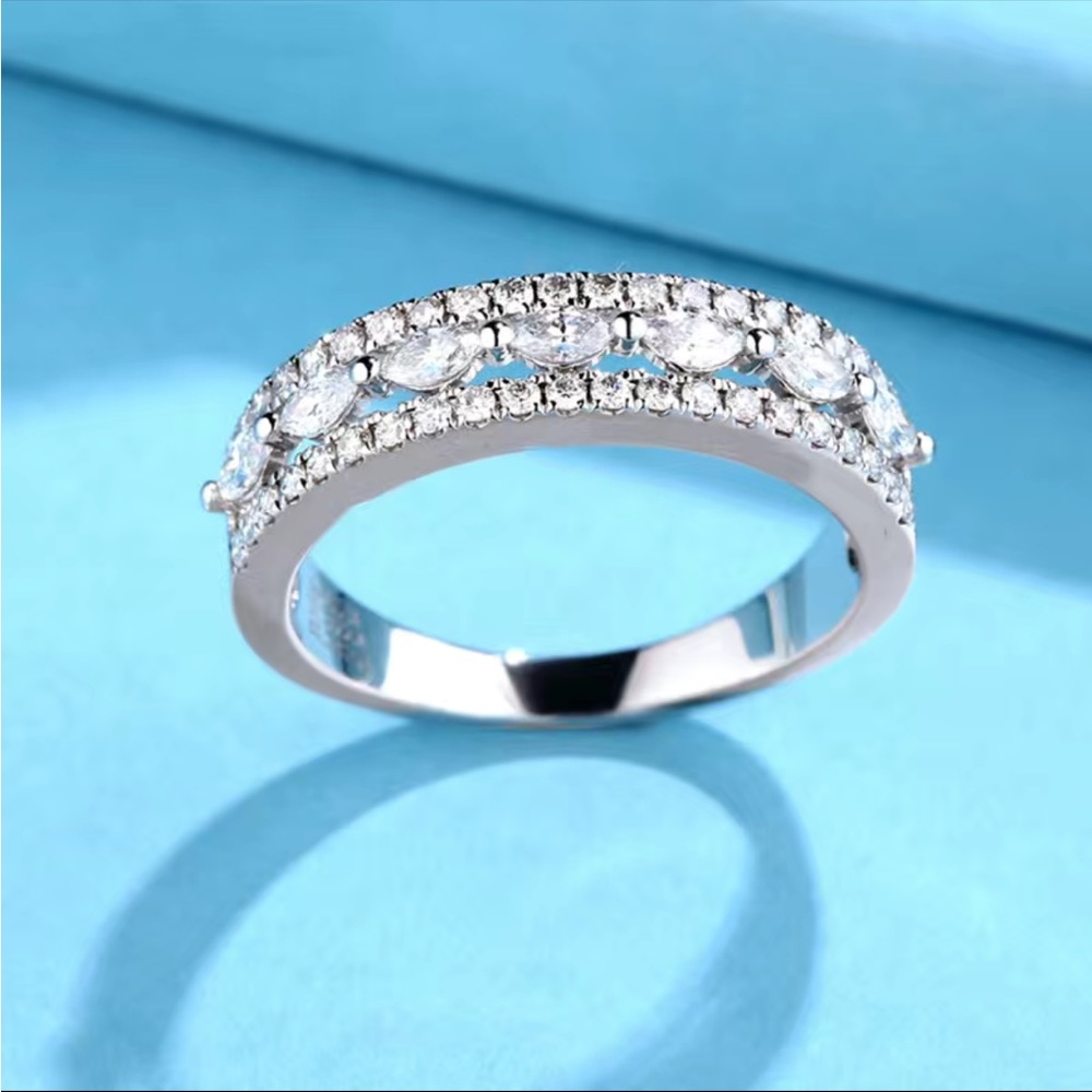 New Women’s 925 Silver Diamond Ring - Picture 8 of 8